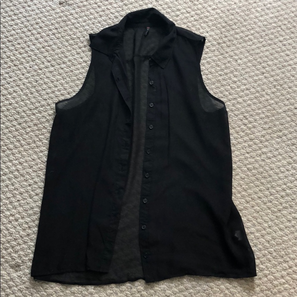 Sleeveless blouse